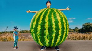 Мальчик превратился в Гигантский Арбуз как в Мультики !