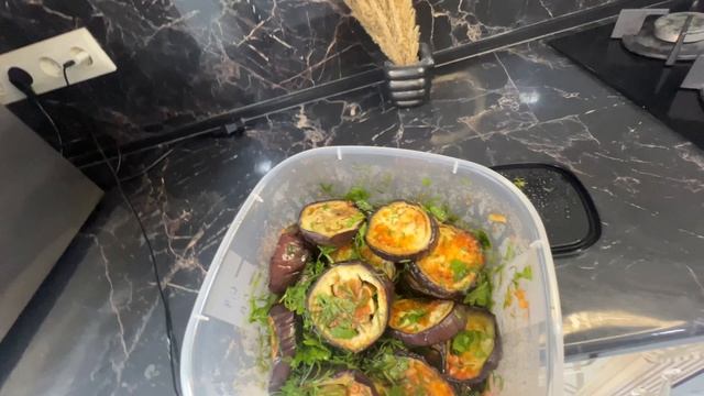 Приготовила бесподобные баклажаны, возле дома прополола траву смотреть онлайн