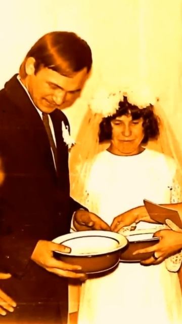 Ностальгия - это боль за чем-то, чего уже нет! смотреть онлайн