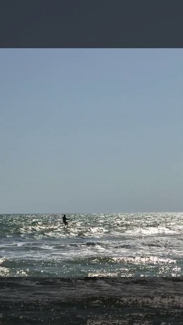 Катаю в море на гидрофойле.