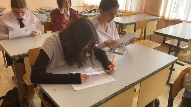 Подарок от 9 В класса классному руководителю, Петиной Л.Ф. 2025 г. смотреть онлайн