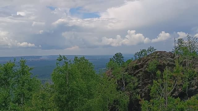 Гора Волчиха. Поход выходного дня в воскресение. Конец июня 2025. Красивая гора на Среднем Урале.