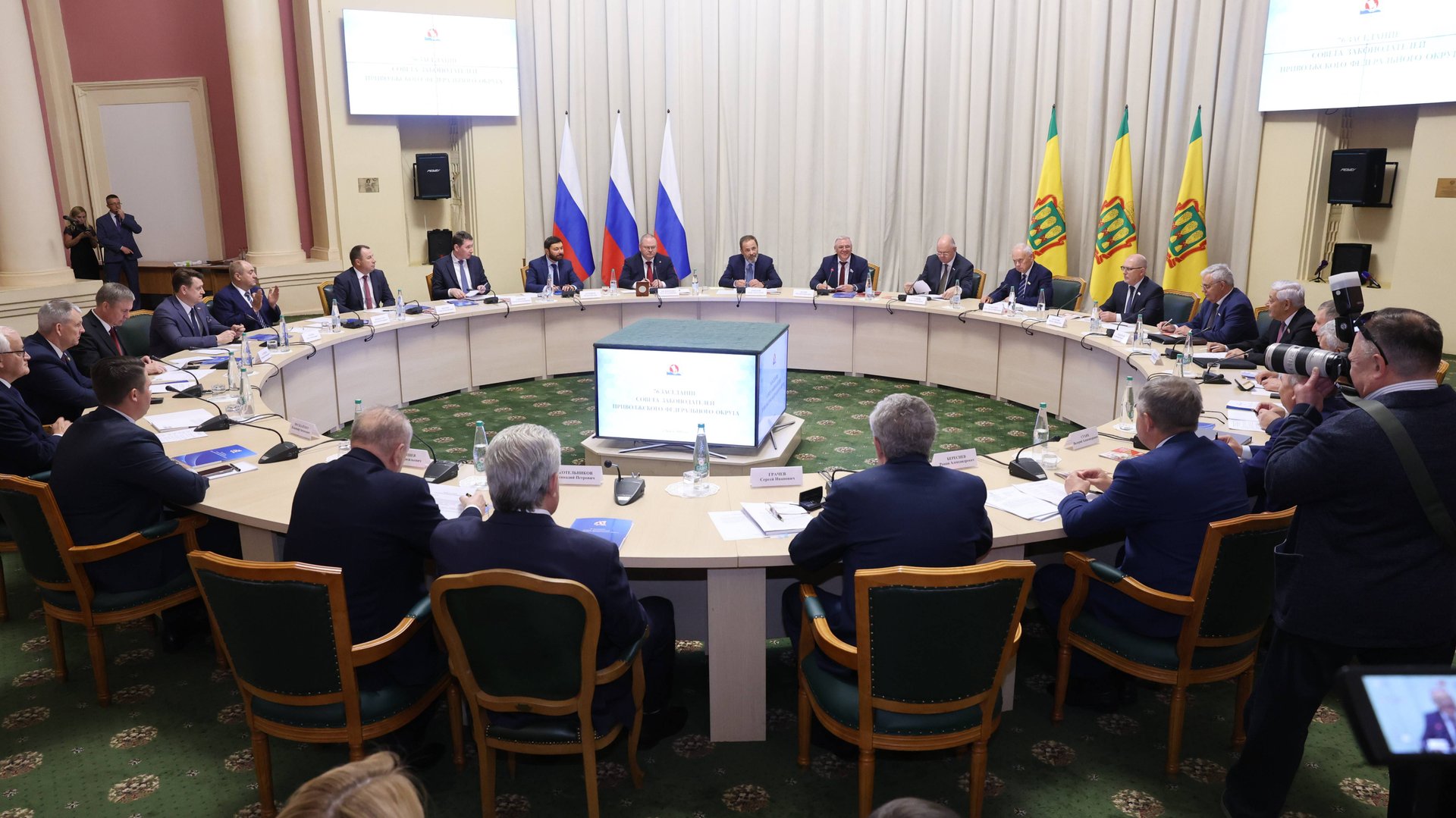 Законодатели Приволжья обсудили аспекты организации летней оздоровительной кампании для детей