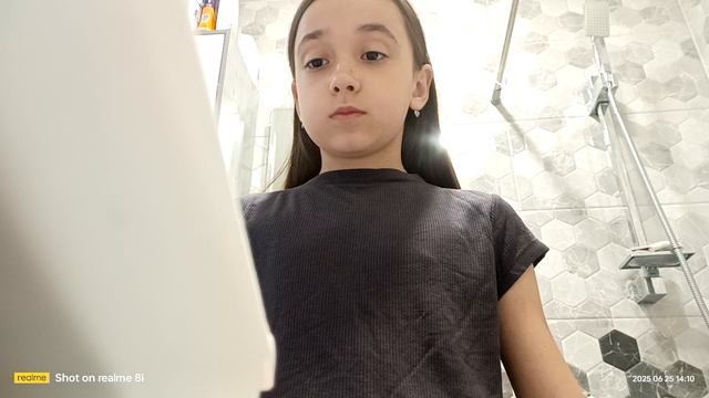 крашусь на прогулку 🌈 смотреть онлайн