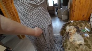 Погодка подводит. И холодно и сыро. Сидим дома. Готовлю и плету.