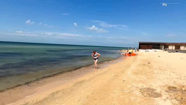 Голубицкая Центральный пляж сегодня 27 июня 2025. Азовское море и погода в Голубицкой сейчас смотреть онлайн