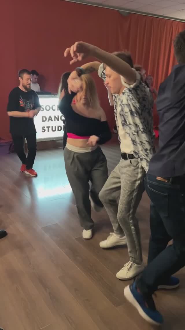 Кубинская Сальса в исполнении Ивана Марышева на фесте в Нижнем. Школа танцев Dance Life Белгород смотреть онлайн