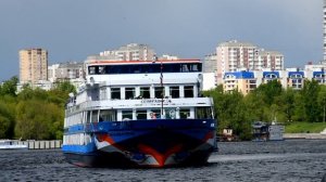 теплоход «Огни большого города»