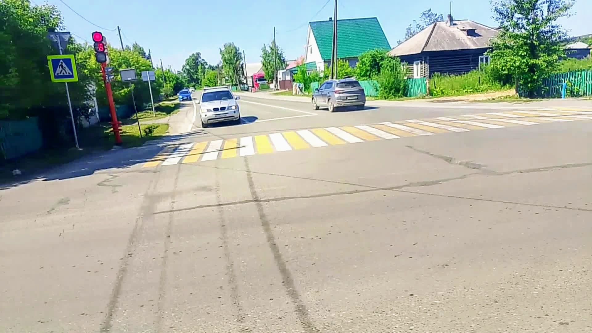 Мой город в Сибири. Путешествуем по самой окраине, на маршрутном автобусе. Июнь 2025г. смотреть онлайн