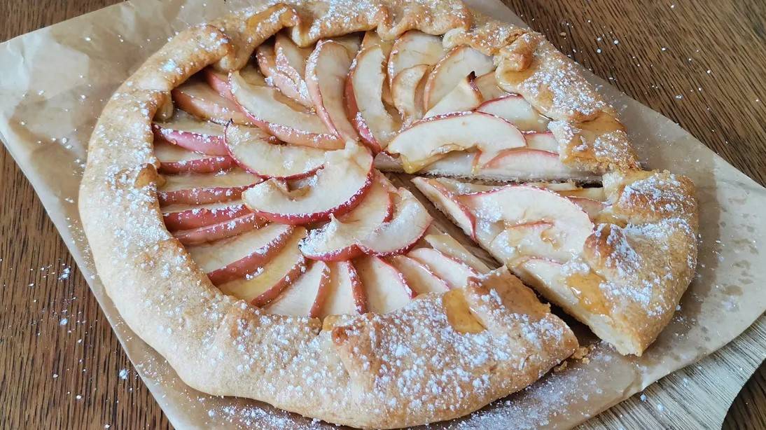 Ароматная галета с яблоками (и не только!) — идеальный десерт