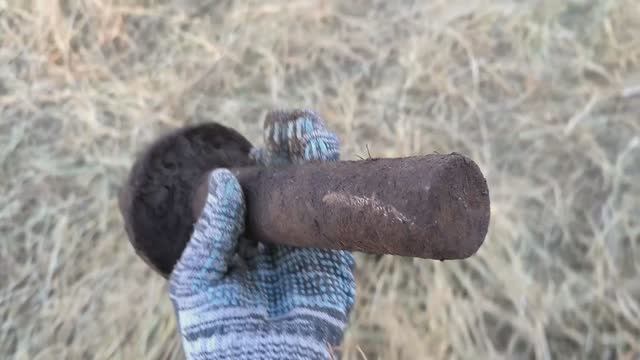 МЕТАЛЛОКОП. ЕЛЕ ВЫКОПАЛИ ЖЕЛЕЗЯКУ В ДВЕ ЛОПАТЫ!!! КОП С МЕТАЛЛОИСКАТЕЛЕМ смотреть онлайн