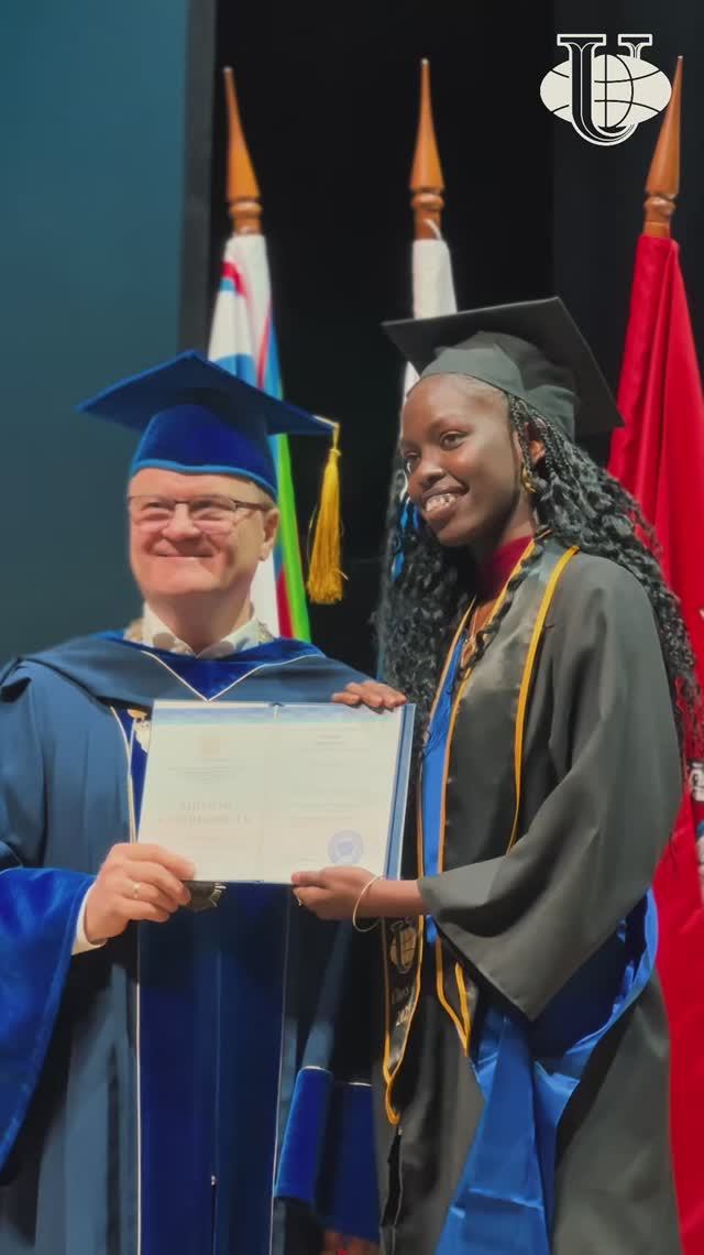 Стоматологи, биологи и провизоры получили дипломы РУДН! смотреть онлайн