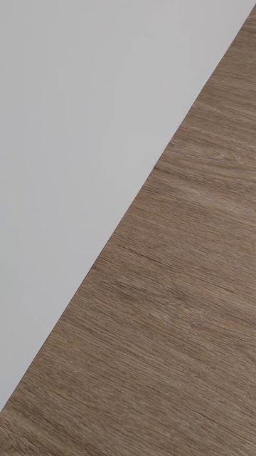 Чем отличается профессионал от шабашника #ремонтквартир #укладкакварцвинила #полыбезплинтуса