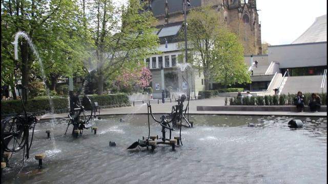 Швейцария. Базель. Фонтан Тэнгли (Карнавальный). смотреть онлайн
