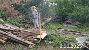 Делаем крышу. Продолжаю разбирать кучи.