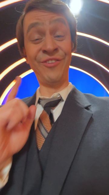 Кто лучше танцует: Марина слева или Марина справа?