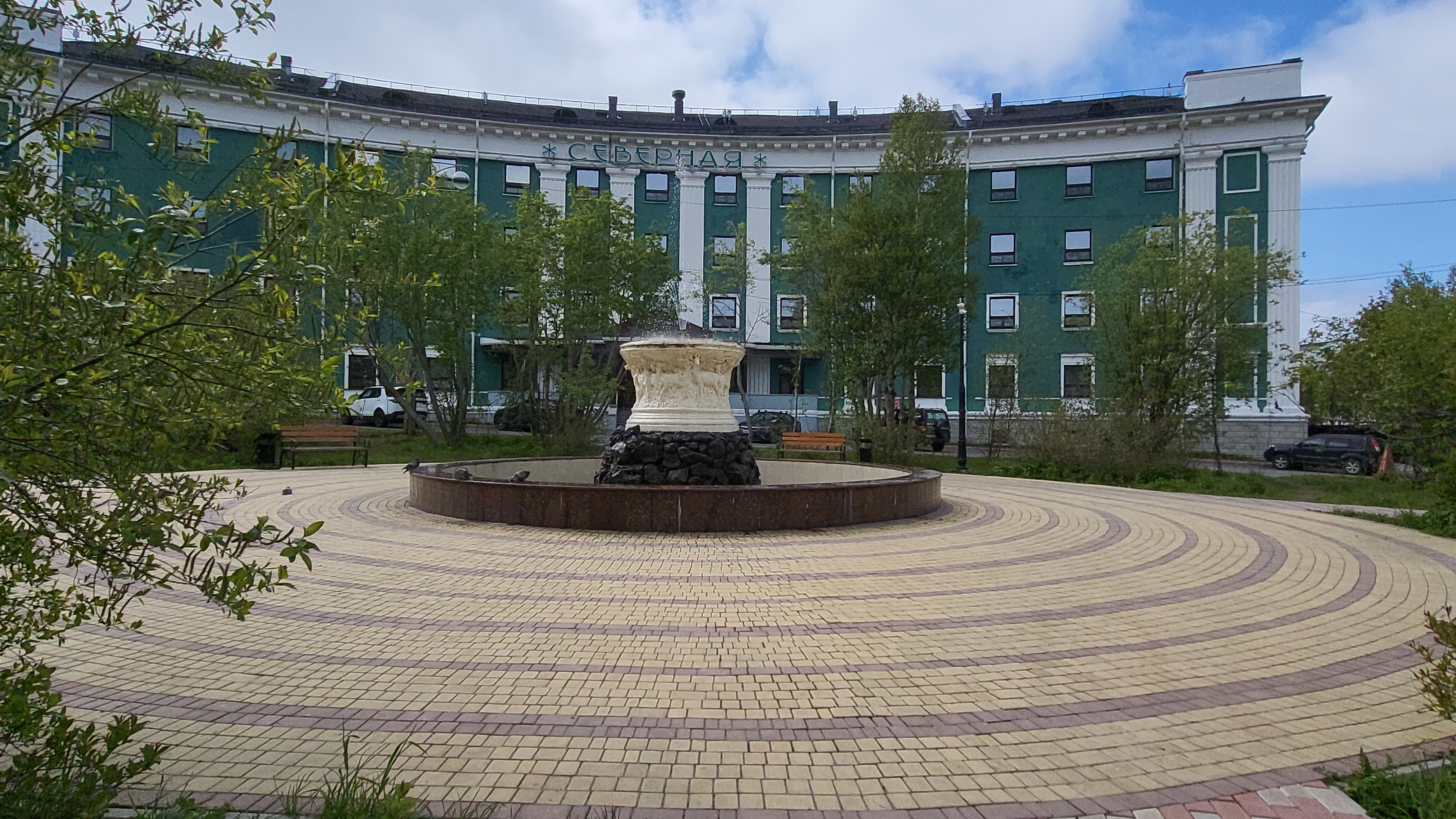 Кировск в цвету // пр.Ленина смотреть онлайн