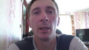 Почему телефон iPhone сам делает свайп и дергается?