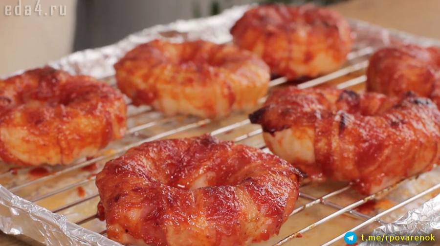 ЛУКОВЫЕ КОЛЬЦА завернутые в бекон. Сочетание двух любимых блюд. Приятного аппетита! смотреть онлайн