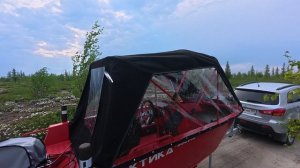 Лодка Тактика 390 готова к рыбалкам в любую погоду.