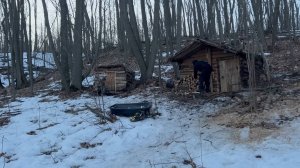 Пришли в землянку у реки. Заночевали в уюте и приготовили плов