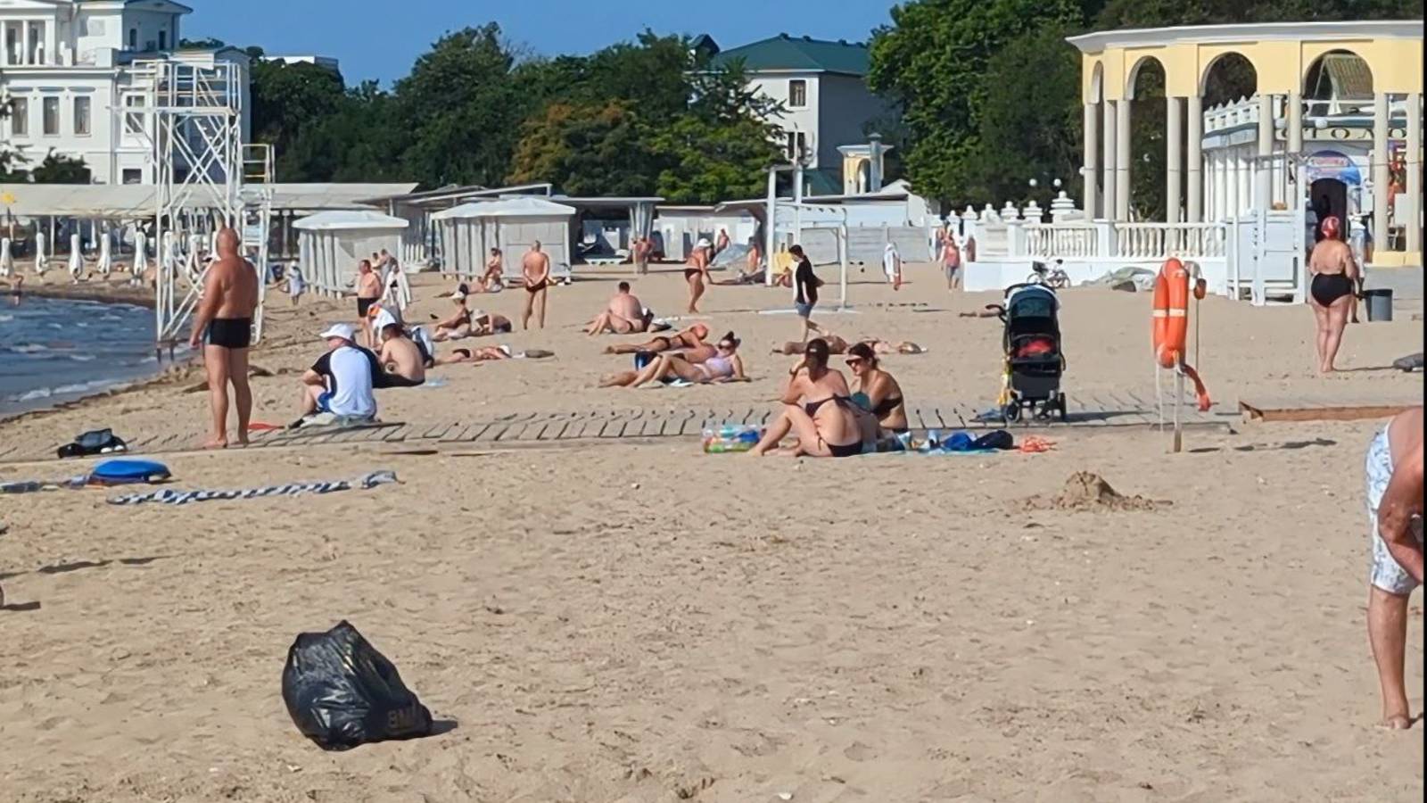 Евпатория 2025. Жилье сдается в каждом дворе! Море наконец-то потеплело, первая утренняя прогулка смотреть онлайн