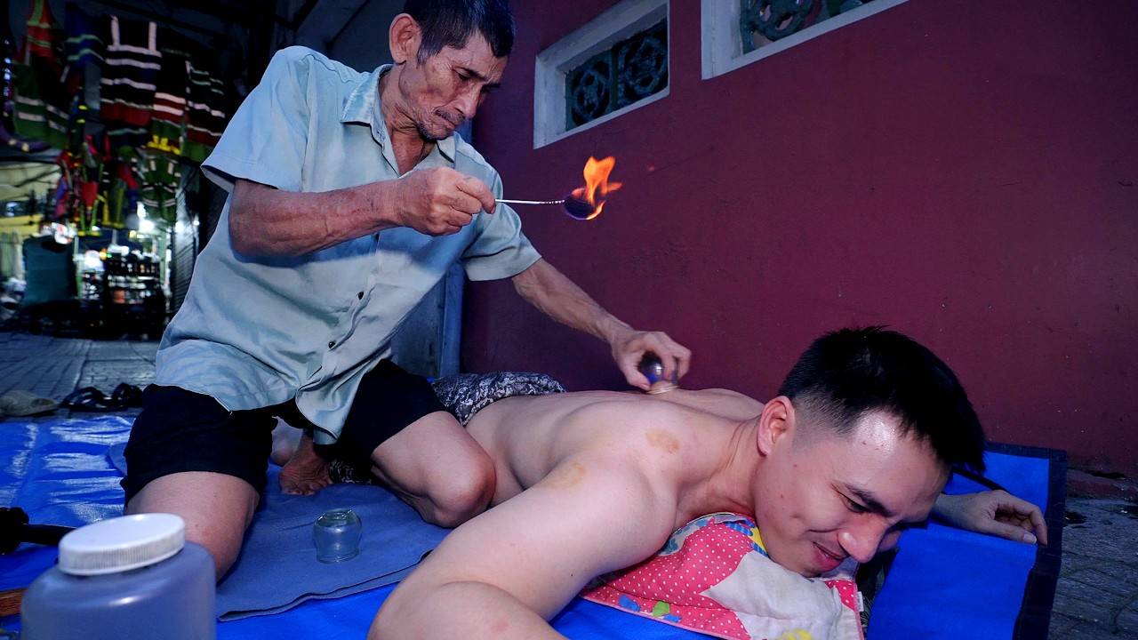 Chú 7’s Legendary Street Massage with Cupping Deserved More Than $6 смотреть онлайн