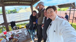 Вырвались на ГУЛЯНКУ! ДРУЗЬЯ Нас пригласили на ДР на ШАШЛЫКИ! Ромчик и Вован ЖГУТ) ВЕСЕЛИМСЯ Влог