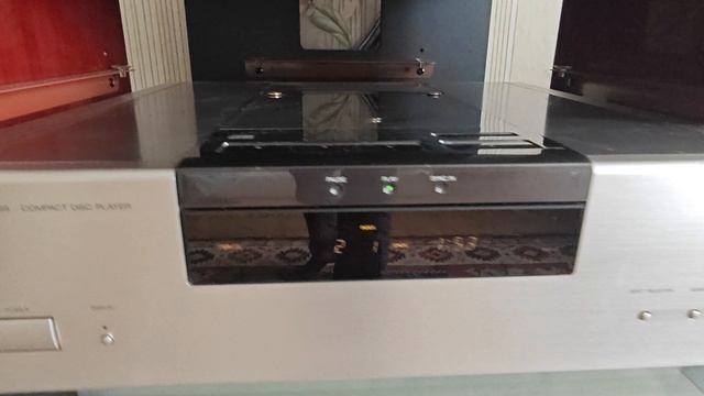 Martin Logan CLS II Electrostatic Speakers смотреть онлайн