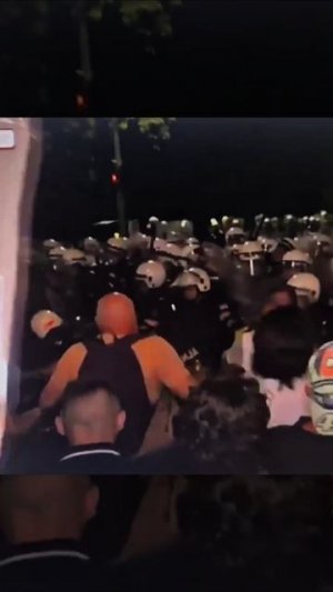 ⚡️В центре Белграда начались столкновения.