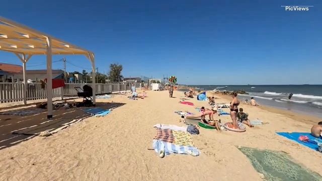 Голубицкая Центральный пляж сегодня 28 июня 2025. Азовское море и погода в Голубицкой сейчас смотреть онлайн