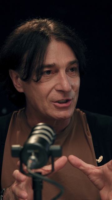 ПУТЕШЕСТВИЕ ВО ВРЕМЕНИ НА ФЕСТИВАЛЕ "ХРУСТАЛЬНЫЙ ИСТОЧНИКЪ" 😎 #эвклидкюрдзидис #интервью #кино #шоу смотреть онлайн