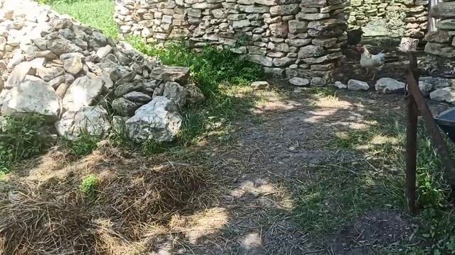 27 июня 2025г.Начала разбирать крышу дома. смотреть онлайн