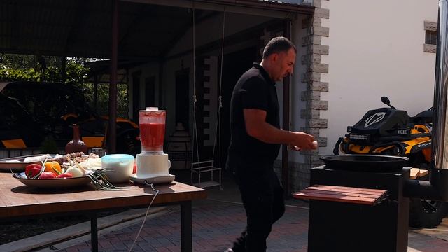 ПРИГОТОВИЛ РЫБУ с ОВОЩАМИ в КАЗАНЕ на КОСТРЕ 🐟 смотреть онлайн