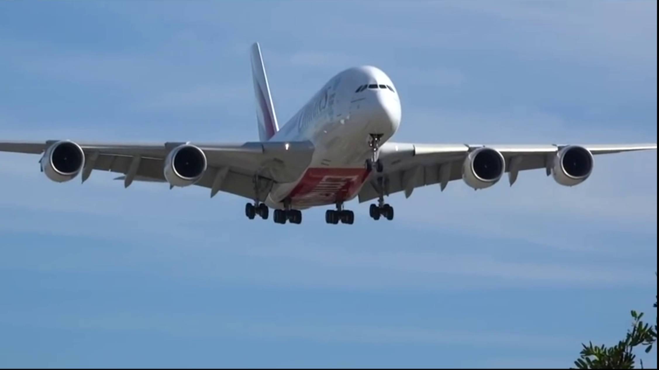 Большие самолеты заходят на посадку | Большая подборка взлетов и посадок пассажирских самолетов смотреть онлайн