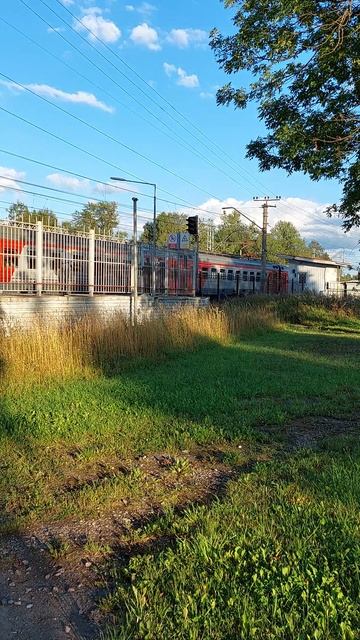 Отправление электрички ЭТ2М со станции "Колпино" смотреть онлайн