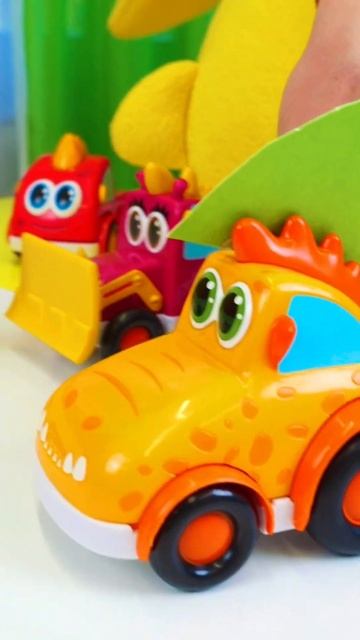 Басси и бумажные акулы: как автобус нашёл морских друзей! #игрушкидлямалышей #длямалышей #мокас смотреть онлайн