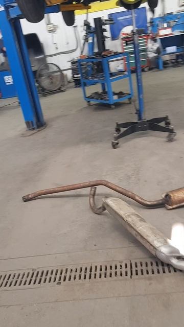 заменили выхлопную систему на ВАЗ-21013 смотреть онлайн