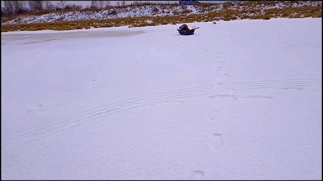 Первый лёд. Не холодные лунки заждались смотреть онлайн