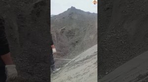 Строительство, разгрузка баржи