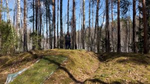 Самая скрытная землянка бункер. Медведь совсем близко