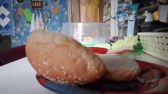 Бургеры с итальянской моцареллой. Цикл народные рецепты.