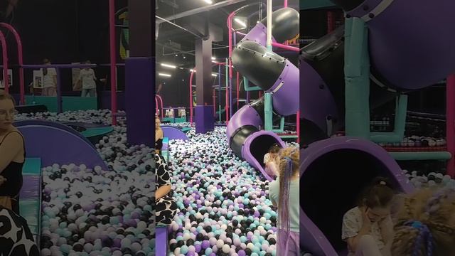 Первое самостоятельное покорение горки.Преодолевая страх. смотреть онлайн