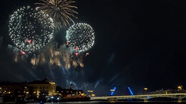 АЛЫЕ ПАРУСА 2025 САЛЮТ. Санкт-Петербург. Питер. Праздник выпускников 28 - 29 июня смотреть онлайн