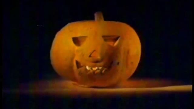 Halloween! (Plush Commercial) смотреть онлайн
