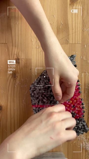 Распускаю сумку из бусин. #сумкаизбусин #handmade #Busibum смотреть онлайн