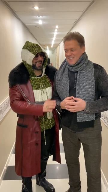 Мы с Александром Марцинкевичем поздравляем вас с Рождеством #сергейлюбавин #срождеством #shorts смотреть онлайн