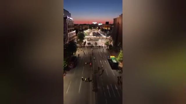 ‼️🇷🇸🏴☠В центре Белграда массовые протесты: ультиматум Вучичу, беспорядки и столкновения с полици