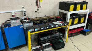 Кулон 820, 825, 830.  Разряд по ГОСТ до 10,5 Вольт  двух старых аккумуляторов 2019 г.