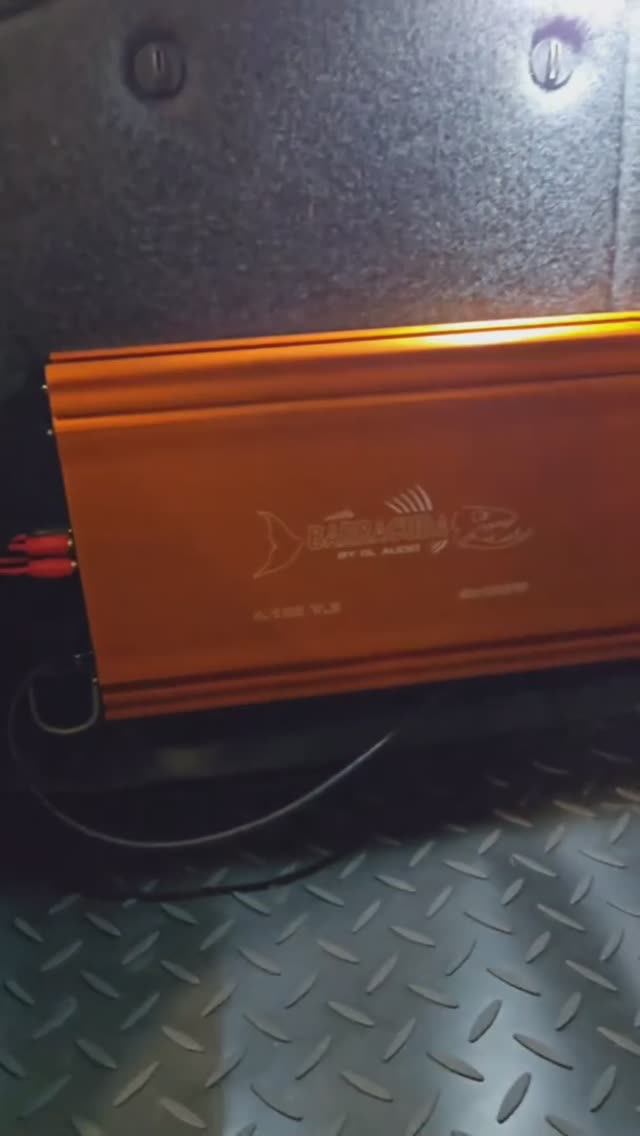 Установка Усилителя dl-audio Barracuda 4.100 V.2 в Opel Astra H смотреть онлайн